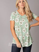 Agnes & Dora™ Everyday Tee V-Neck Mint Floral