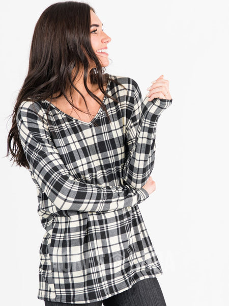 Agnes & Dora™ Urban Pullover V-Neck B&W Plaid