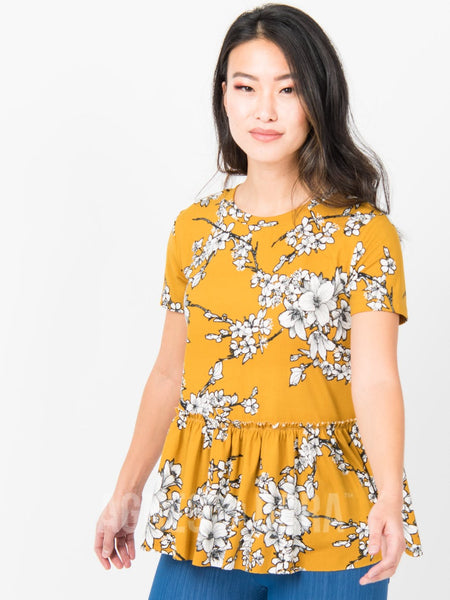 Agnes & Dora™ Relaxed Ruffle Tee Line Floral Mustard Ivory