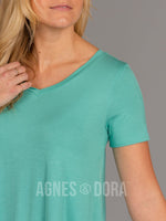 Agnes & Dora™ Everyday Tee V-Neck Mint