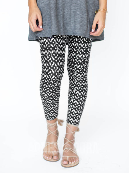 Agnes & Dora™ Leggings Mini IKAT (Hop the Bop)